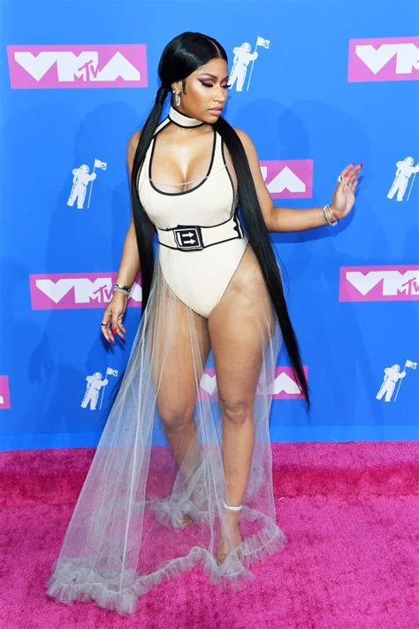 Mtv Vmas 2018 Nicki Minaj Flaunts Curvaceous Derrière And Incredible