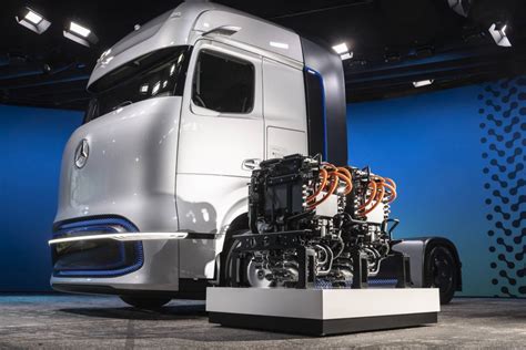 Nfz Messe Elektrifizierung Daimler Trucks Wird Konkret Und Zeigt Fuel