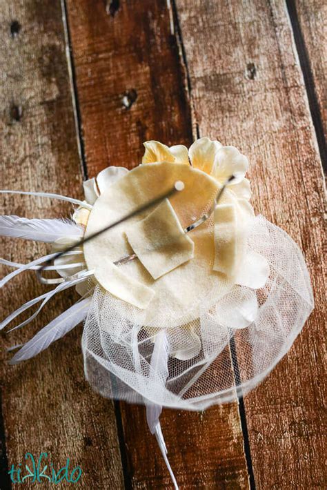 How to make pilgrim hats. How to Make a Fascinator | Tikkido.com