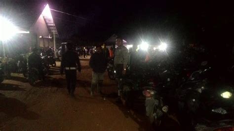 Biasanya ketika mendapatkan gaji, karyawan akan mendapatkan slip gaji, lalu sebenarnya apa sih manfaat. Pembagian Gaji Karyawan PT. GRS Mandor Dijaga Polisi ...