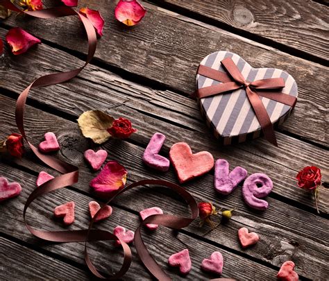 Romance Is In The Air 5 Sensual Diy Essential Oil Blends For