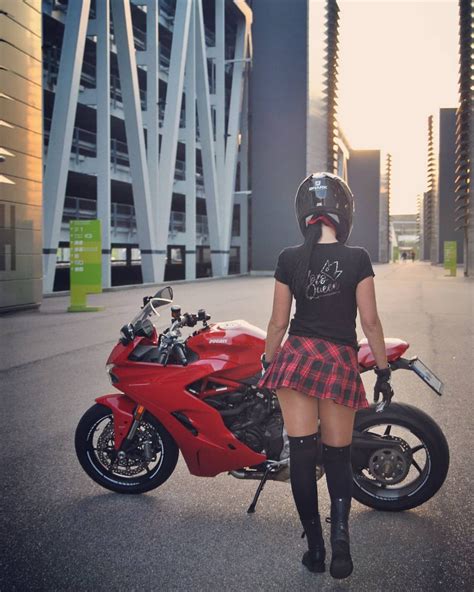 Car Girls Biker Girl Outfits Biker Lifestyle Motorbike Girl Scooter