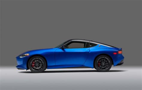 2023 Nissan Z Arrives With 400 Hp Retro Styling Optional Blue Or Red