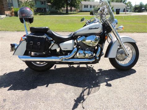 An exposed drive chain leads to frequent maintenance, but being out in the open also makes repair a snap. 2007 Honda Shadow Aero - Shaft drive, Water for sale on ...