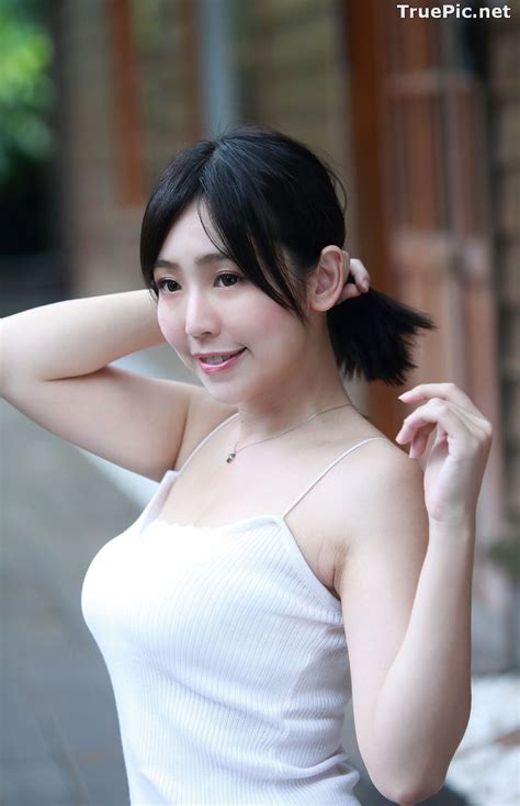 true pic taiwanese model 陳希希 lovely and pure girl
