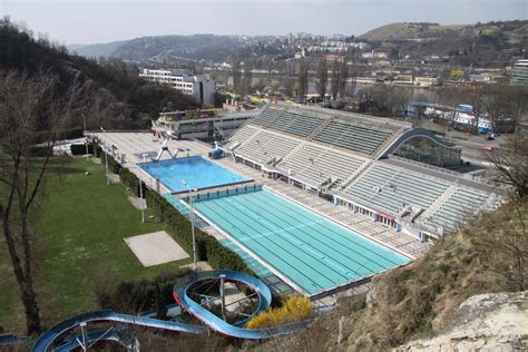 Dotek přírody v srdci prahy. File:Swimming pool Prague-Podoli (4).JPG - Wikimedia Commons