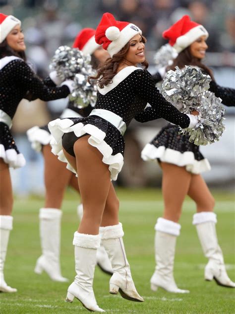 Nfl Cheerleader Santa Photos Will Actually Bring Cheer And Joy To The Nfl Cheerleaders Sexy