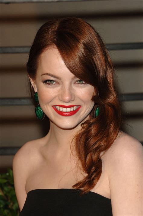 For someone so young, stone has a serious case of chromatic wanderlust. Emma Stone sports new strawberry blond hair color