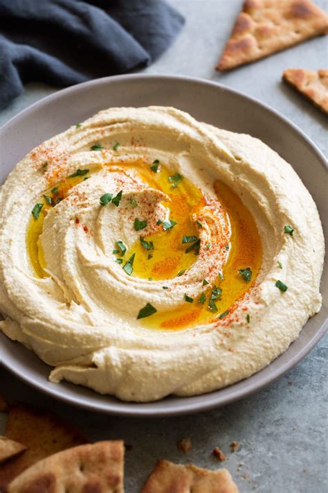 Healthy Homemade Hummus Baked Pita Chips