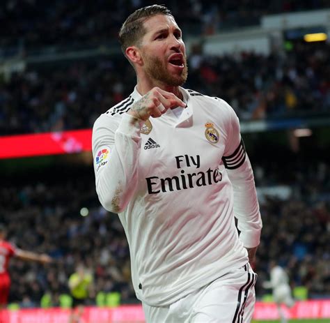 Star Von Real Madrid Acdc Spielt Auf Der Hochzeit Von Sergio Ramos