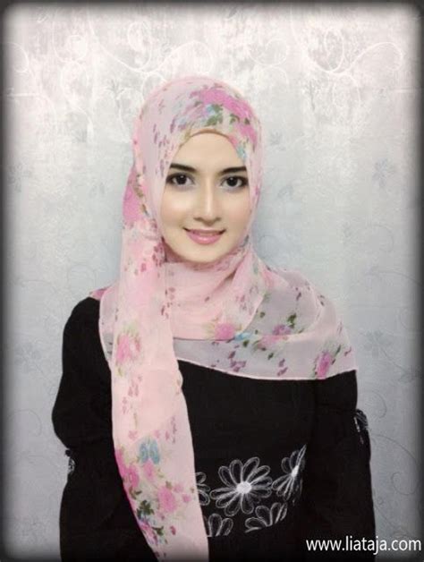 Koleksi gambar gadis melayu cantik bertudung. Foto Cewek2 Cantik Lucu Berhijab Dari Belakang : Foto ...