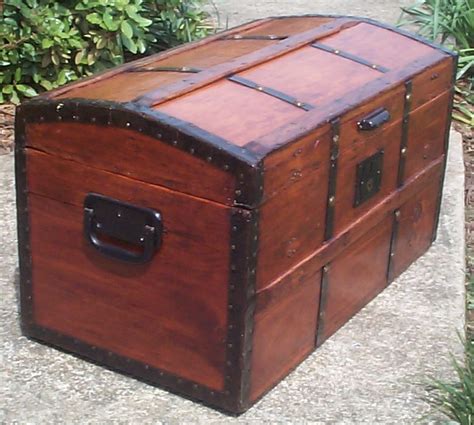 750 Restored Antique Trunks For Sale Dome Tops Humpbacks Flat Tops
