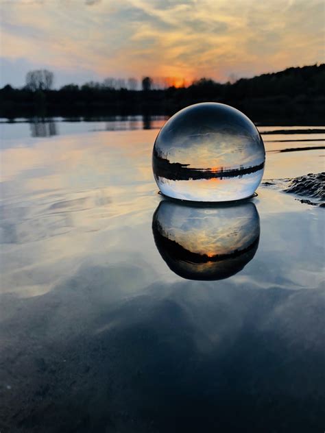 Get ready to meet lensball's newest crystal ball, the lensball ultimate! Lensball Foto & Bild | landschaft, world, spezial Bilder ...
