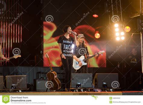 A ottobre, con oltre 70.000 biglietti venduti, anche la data romana al circo massimo risulta tutta esaurita 90. Cantante Natalie Imbruglia Festival Di Musica Kryliya Allo ...