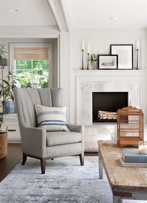 Home decorating style 2019 for joanna gaines living room ideas, you can see joanna gaines pictures gallery of joanna gaines living room ideas. 10 Best Living Rooms By Joanna Gaines from Fixer Upper ...