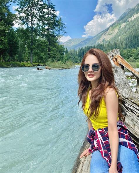 Komal Meer Beautiful Clicks From Her Vacations Reviewit Pk