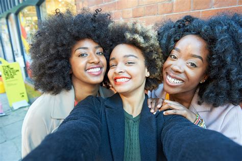 Black Women Speak Up About Their Struggles Wearing Natural Hair In The
