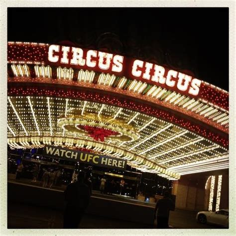 Tanto si los huéspedes tienen la intención de subir al casino por el strip, disfrutar de un espectáculo exclusivo de las vegas o comer en cualquier cantidad. Las Vegas, NV #joontheroad #travel | Circus circus hotel ...