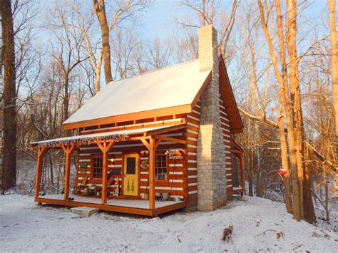 Drummy Log Cabin Features Traditional Square Chinked Logs