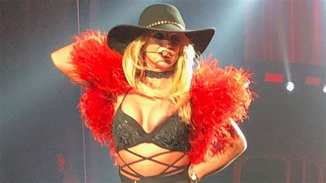Oops Britney Spears Suffers Yet Another Wardrobe Malfunction On Stage