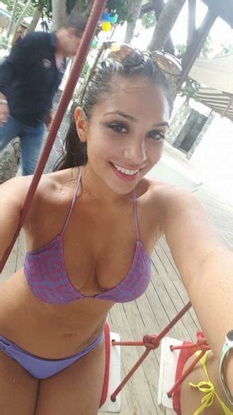 It S Always A Pleasure To Look At Wet Girls Showing Some Skin Pics Izismile Com
