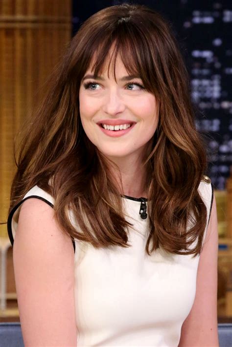 fifty shades of grey star dakota johnson s makeup how to glamour