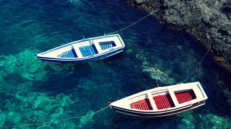 Hd Water Blue Red Boats Sea Beaches Free Desktop