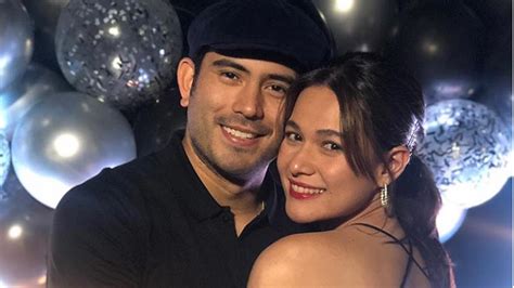 Gerald anderson and julia barretto, stars of the film #betweenmaybes try out different japanese snacks from their recent shoot in. Bea Alonzo surprises Gerald Anderson on his 30th birthday