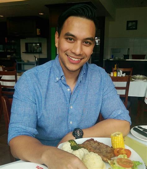 Doctor urges m'sians to use condoms to prevent hiv, netizens say he's promoting adultery. 10 FOTO Dan Biodata Say Shazril Shaharuddin Doktor Hensem ...