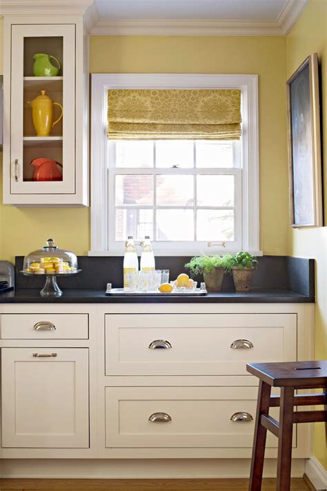 Yellow Kitchen Walls What Color Cabinets Abiewc