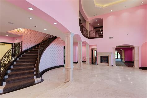 Youtuber Jeffree Stars Barbie Dream House Sells For 34m In Calabasas