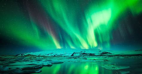 Watch The Immense Beauty And Colors Of The Northern Lights In Iceland