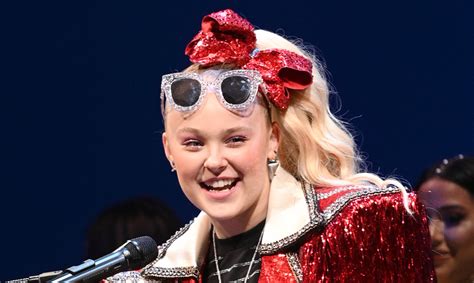 Jojo Siwa Seemingly Comes Out As Gay With Help From Her Cousin Jojo