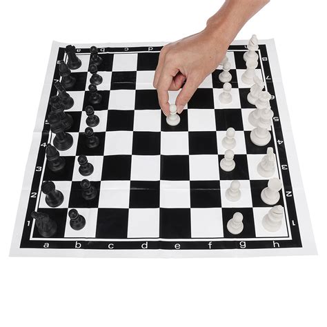 Portable Chess Tournament Chess Set 32 Plastic Pieces And Black Roll