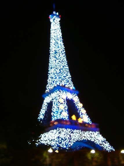 Torre Eiffel Iluminada Torre Eiffel Viagens Fotos De Viagens