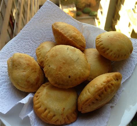 Marian blazes is a freelance writer and recipe developer with a passion for south american food. PASTELITOS ANDINOS - comidas Venezolanas 【2021】