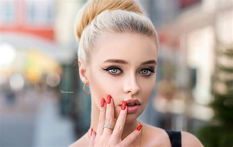 Look Face Background Model Hand Portrait Makeup Hairstyle