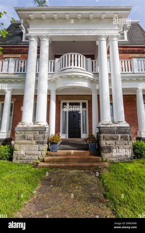 Beautiful Heritage Home With Large Columns Stock Photo Alamy