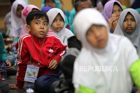 Berikut ini keistimewaan malam lailatul qadar menurut penjelasan ulama. Ciri-Ciri Anak-Anak yang Beradab Menurut Ulama Asal ...