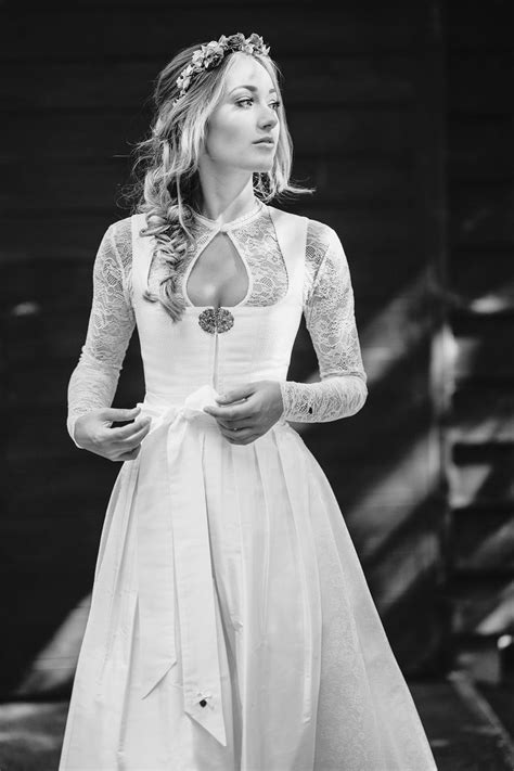 Ein zusätzlicher vorteil des kurzes brautkleid spitze: Das Alpenherz Hochzeitsdirndl Murielle ist mit der... - # ...
