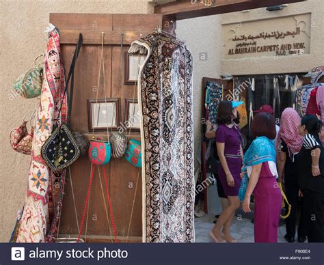 Tourists Shopping In Dubai Heritage Area Souk Market Stock Photo Alamy