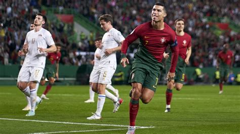 Cristiano Ronaldo Marca Duas Vezes E Portugal Garante Vaga Na Eurocopa