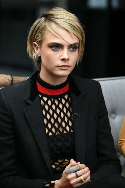 Cara Delevingne Capelli Corti Informazione Capellicorti