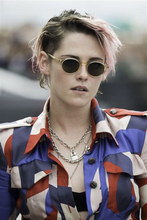 Kristen Stewarts Hair Is Pastel Pink Now And She Looks Stunning