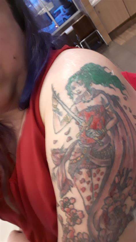Those shoes are very _____. You got tattoos? | NeoGAF