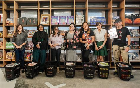 Have any of you been to this bookxcess outlet yet? BookXcess - Malaysia's First 24 Hours And Biggest ...