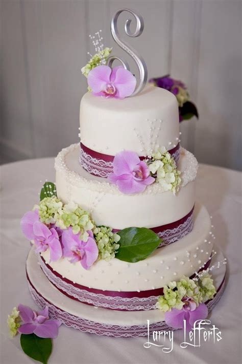 Beautiful Wedding Cake By Cupcakes Love Mona Mona Abdi Golosinas