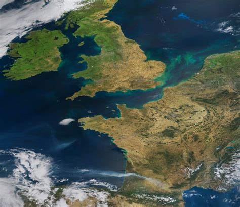 Startling Satellite Photograph Shows Uk Baked By Heatwave Wales Online