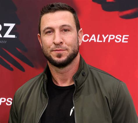 ICYMI: Showtime Recruits Pablo Schreiber To Suit up As Master Chief in ...