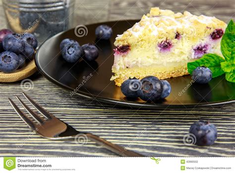 How to decorate a blueberry cream cake. Blueberry cake stock photo. Image of decoration, blueberry ...